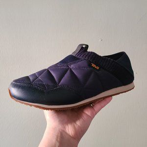 TEVA Navy Blue Slippers Women’s Size 9